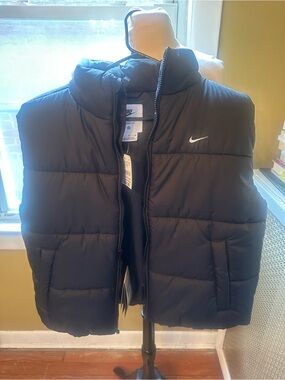 Nike Black Puffer Vest with White Tag